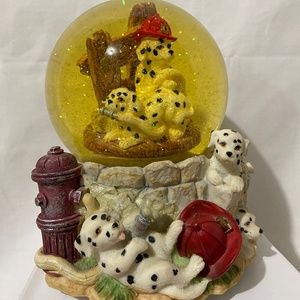 Gift Galery 101 DALMATIANS Musical Snow Globe Firefighters RARE